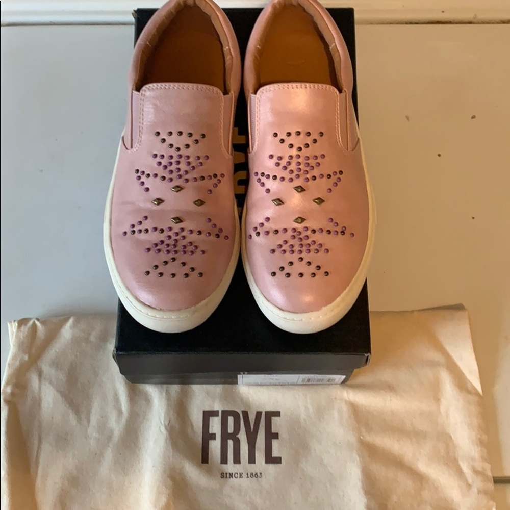 EUC girls Frye Lena studded pale pink loafers